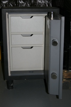 2216 Original Enforcer Showroom Model Safe